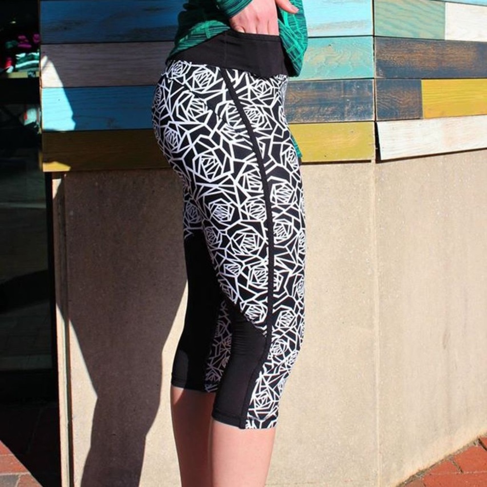 Lululemon Real Quick Crop - Posey Black & White